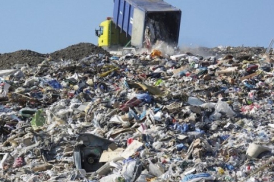 1559 cidades ainda possuem lixão no Brasil