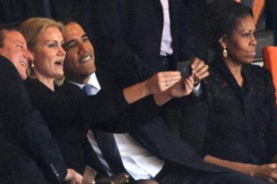 Cigarro eletrônico, grunge e 'selfies' foram tendências de 2013