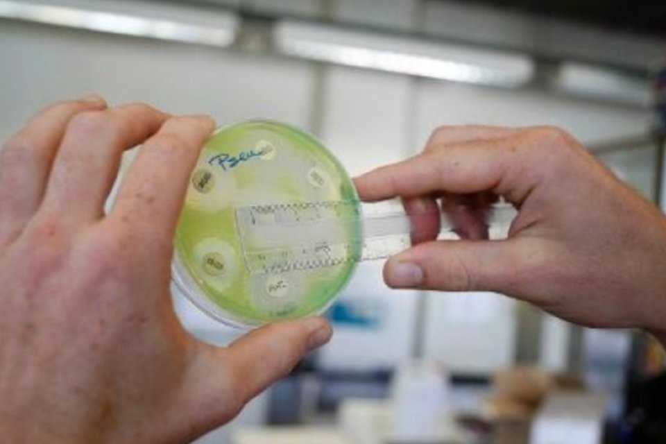 EUA alertam para riscos de infecções resistentes a antibióticos