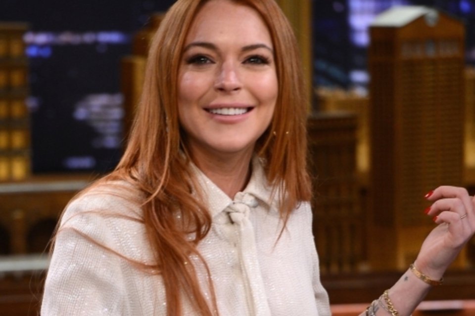 Atriz Lindsay Lohan apoia candidatura de Aécio Neves no Twitter e vira motivo de piada