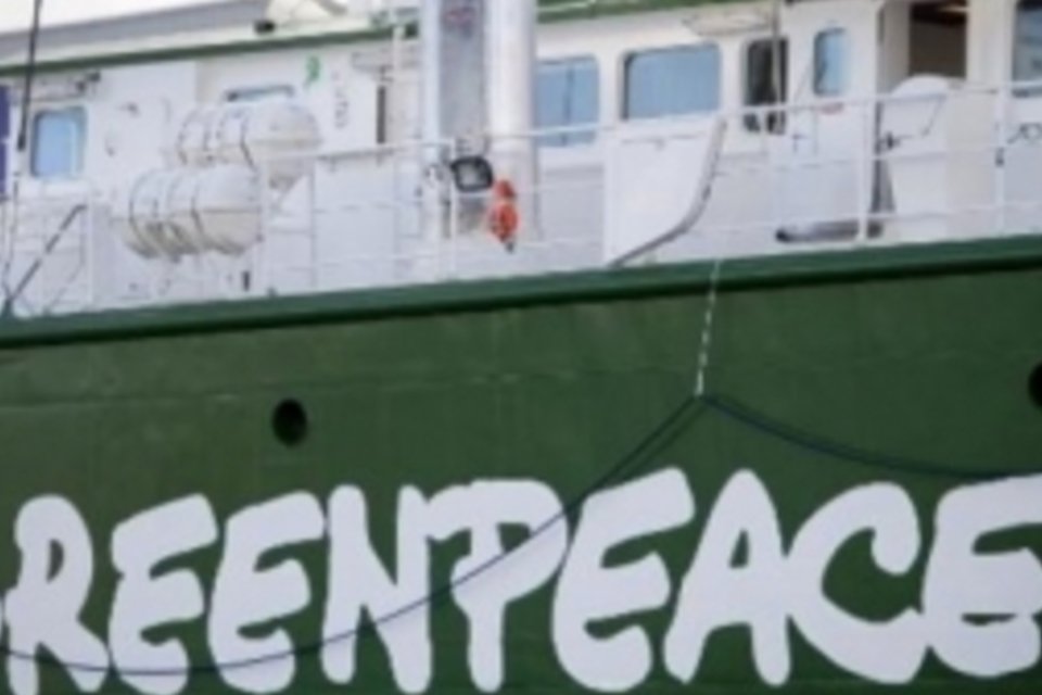 Mãe de ativista do Greenpeace quer viajar para ver filha