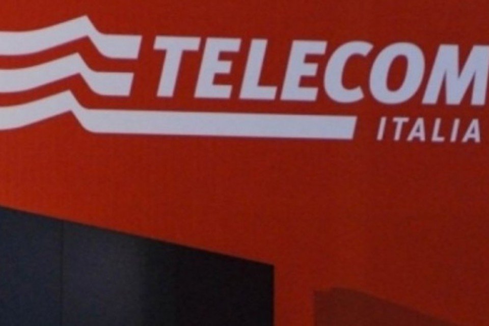 Ações da Telecom Italia caem após proposta de corte