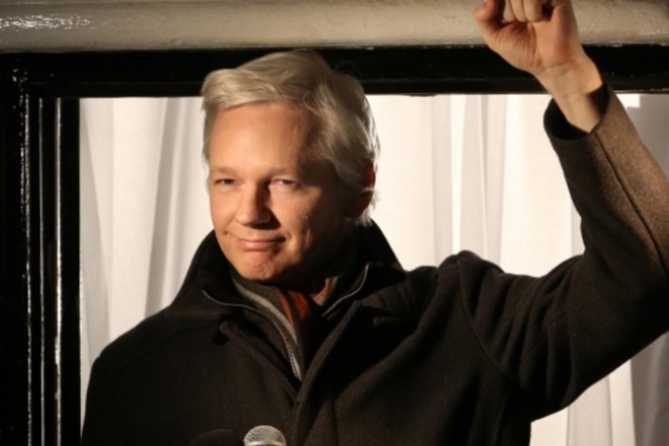 EUA consideram improvável processar Assange por documentos