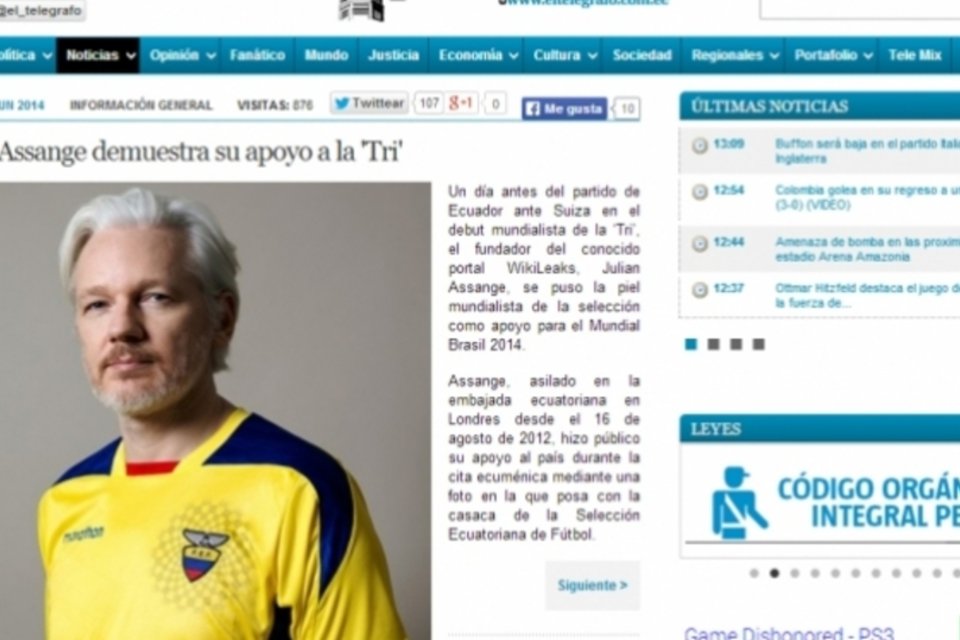 Assange veste camisa do Equador um dia antes da estreia da seleção na Copa