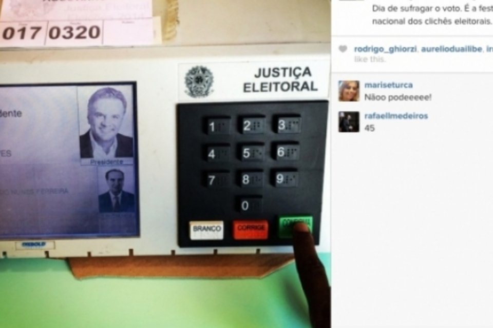 Tumblr #SelfieNaUrna reúne as 'melhores' fotos tiradas na cabine eleitoral