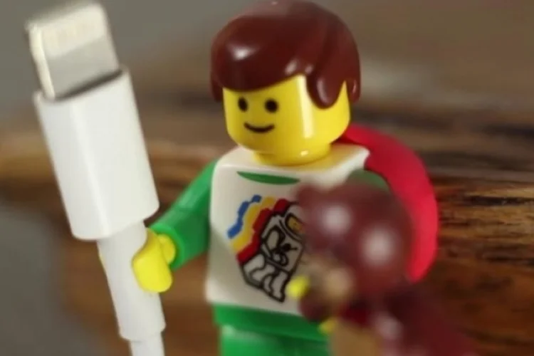 Lego (Reprodução/Youtube)