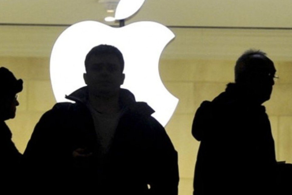Apple conspirou para aumento de preços de livros, diz juíza