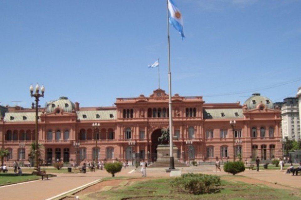 Argentina reduz em 20% cargos políticos hierárquicos do governo