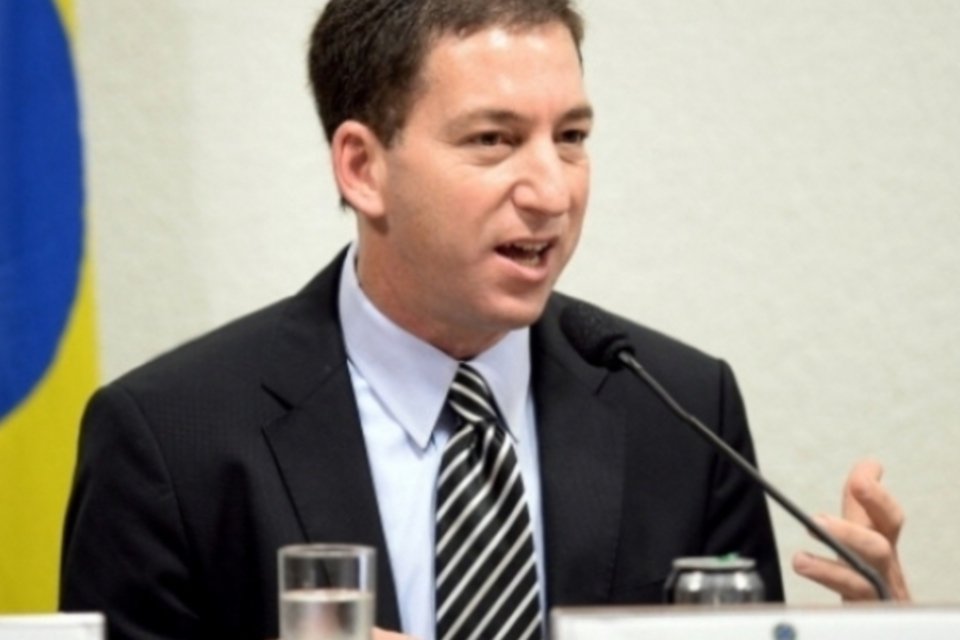 Greenwald: EUA querem espionar todas as comunicações no mundo