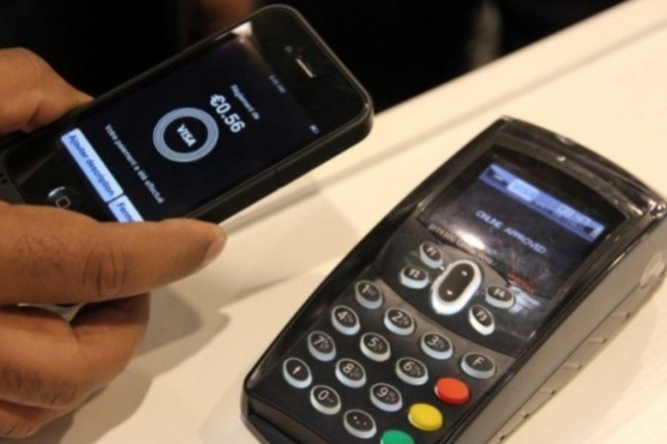Santander e iZettle lançam dispositivo para pagamento móvel