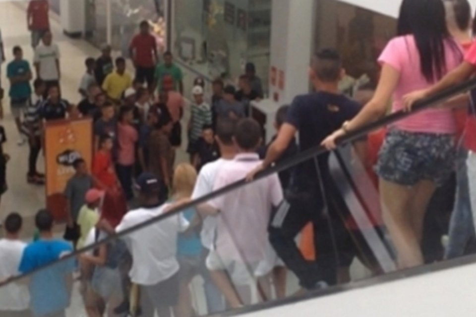 Shopping Iguatemi de Brasília fecha devido a rolezinho