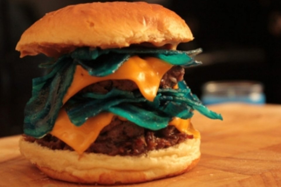 Hamburgueria homenageia Breaking Bad com lanche Heisenburguer