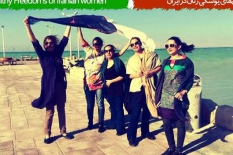 Iranianas mostram o cabelo (Reprodução / Facebook)