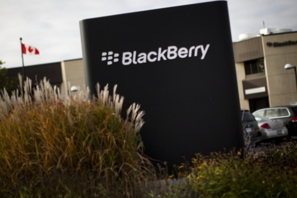 BlackBerry faz acordo de US$4,7 bi para ser vendida a consórcio