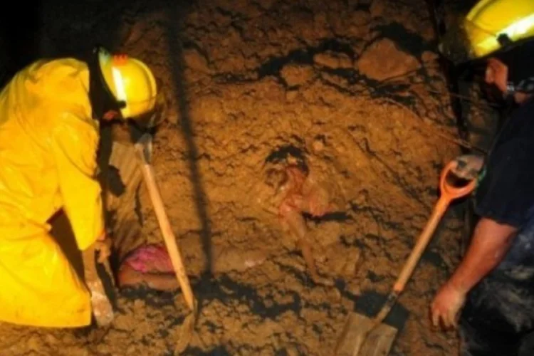 escombros (©afp.com / Koral Carballo)