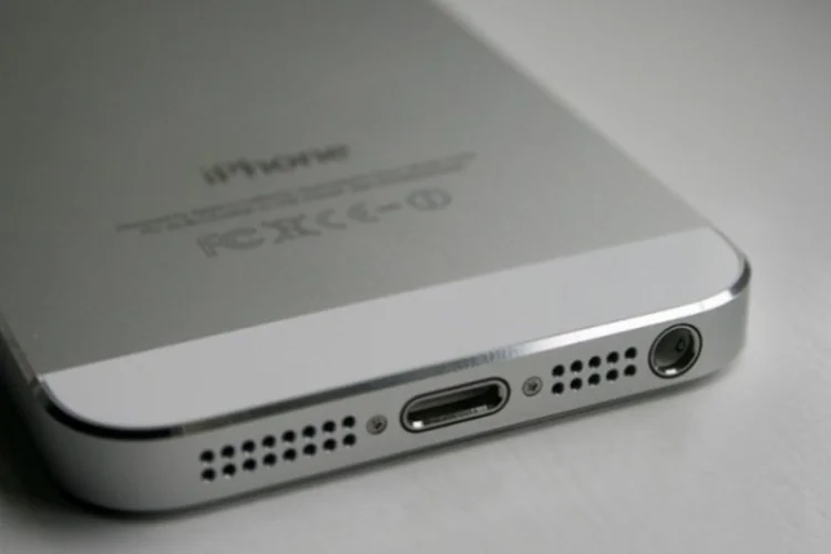 iphone 5 (Flickr.com/williamhook)