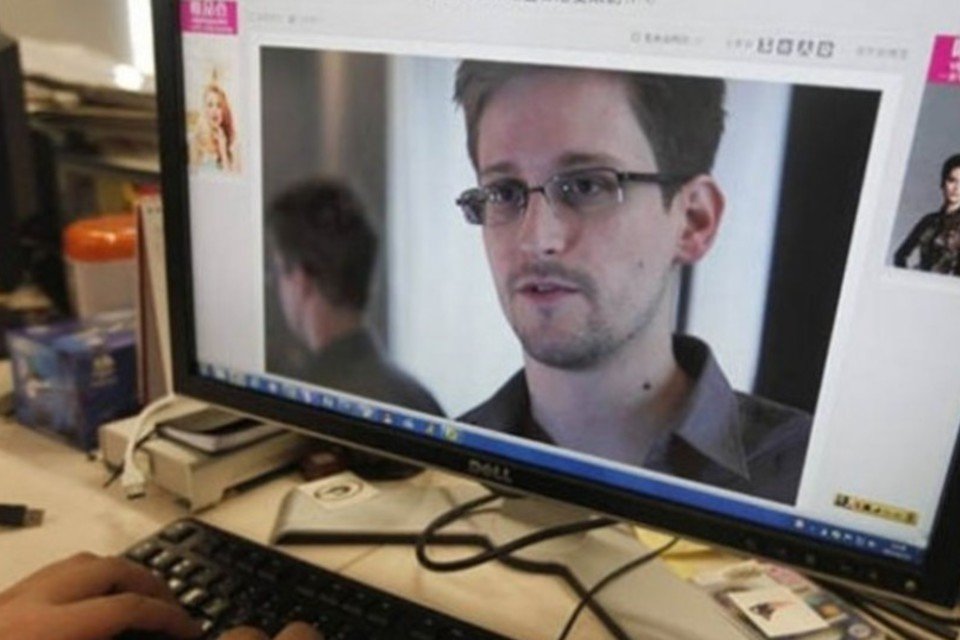 Equador espera documento dos EUA sobre situação de Snowden
