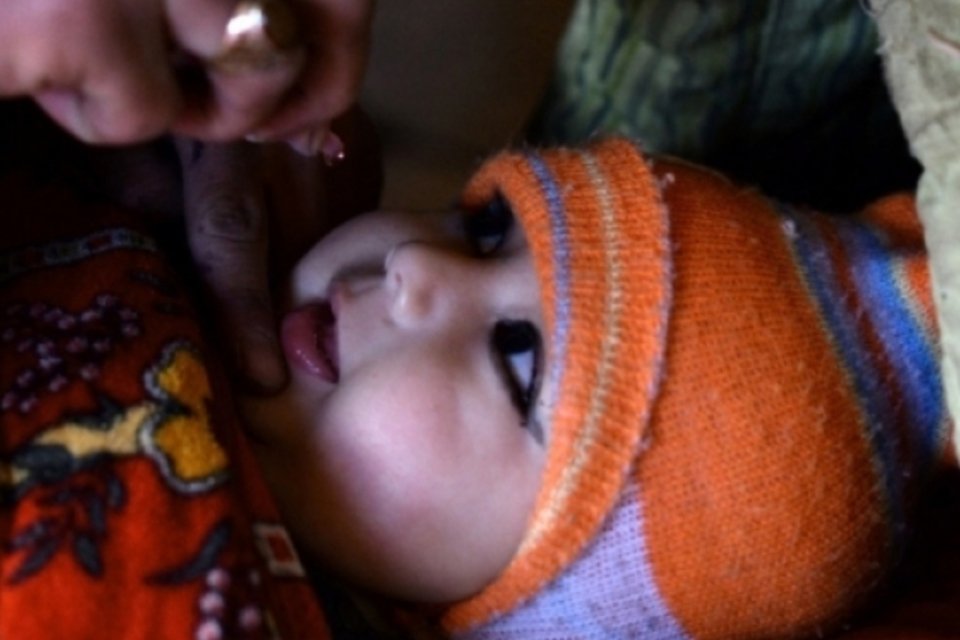 Doença rara, similar à poliomielite, afeta crianças na Califórnia