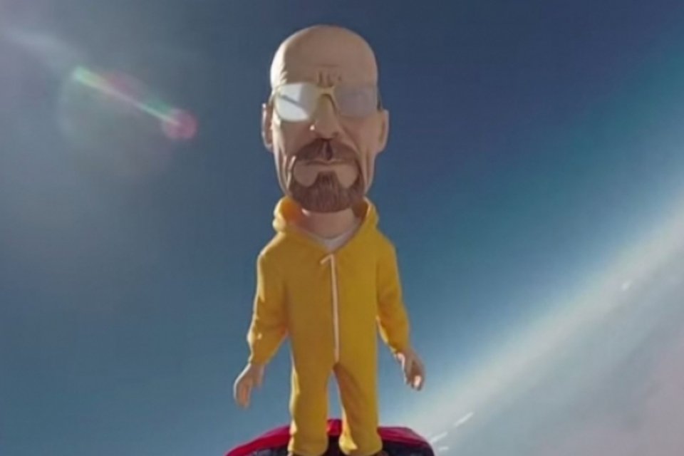 Fãs mandam boneco de Walter White para o espaço