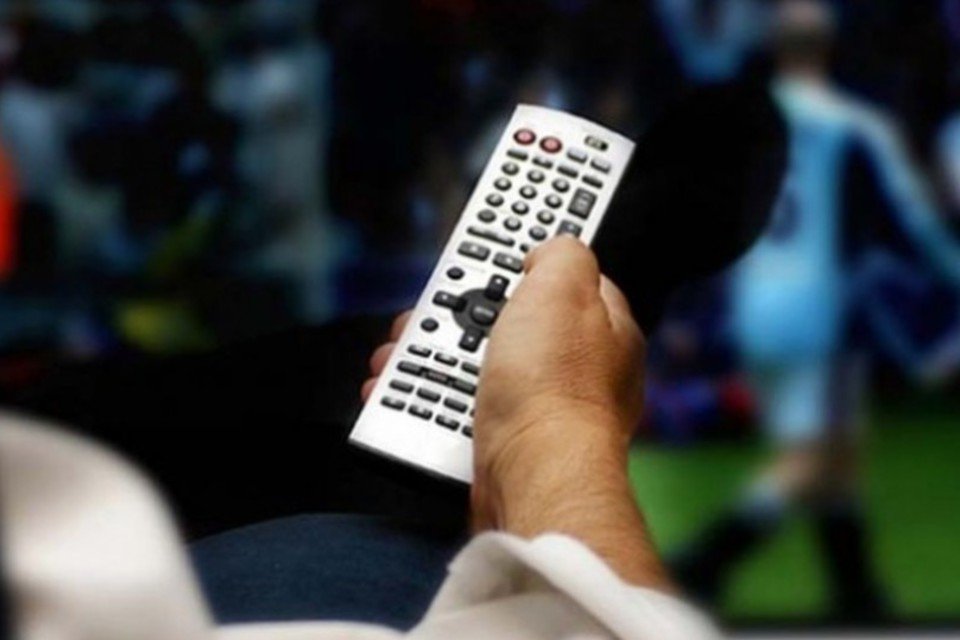 Base de TV paga no Brasil cai em maio por baixa de SKY/DirecTV