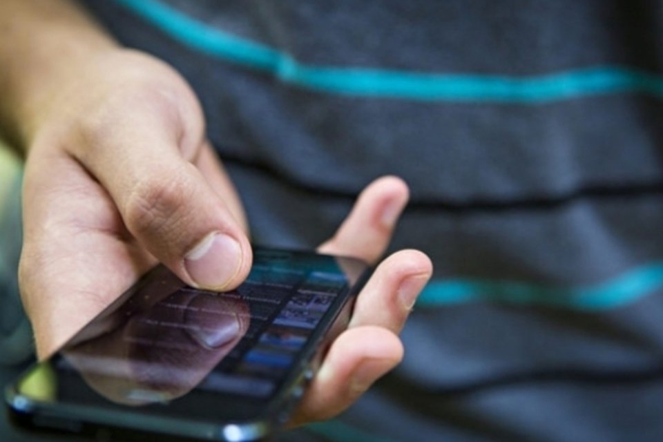 Uso de smartphones não representa risco à saúde, dizem cientistas