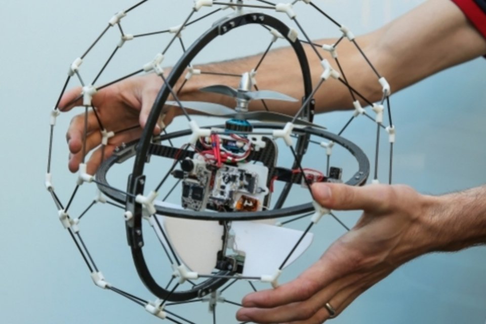Drone projetado para fazer resgates em desabamentos vence prêmio de US$ 1 milhão
