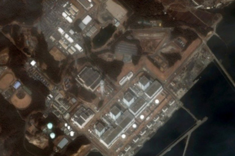 Japão construirá muros em volta de usina em Fukushima