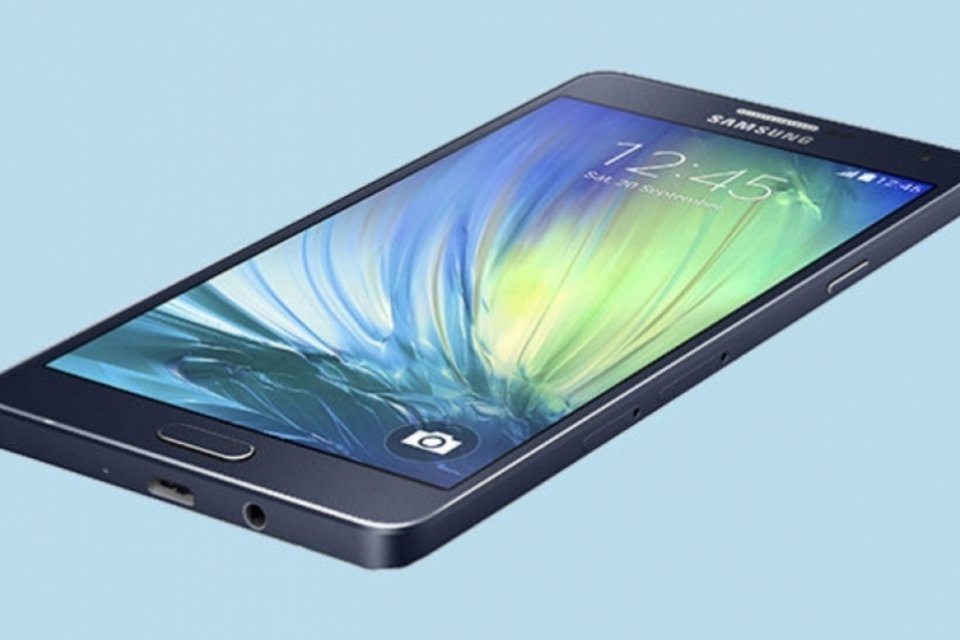 Samsung lança smartphones com construção de metal no Brasil