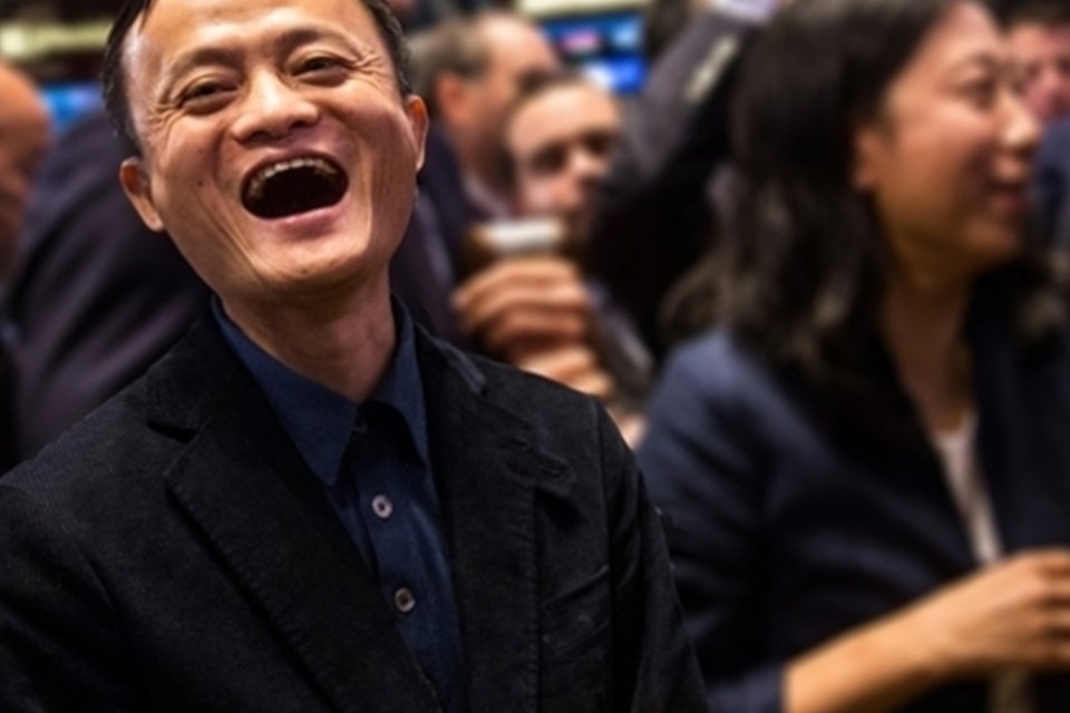 Alibaba faz maior IPO do mundo após venda adicional de ações