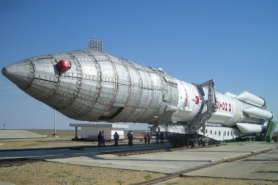 Rússia lança com sucesso foguete Proton-M, o primeiro após acidente