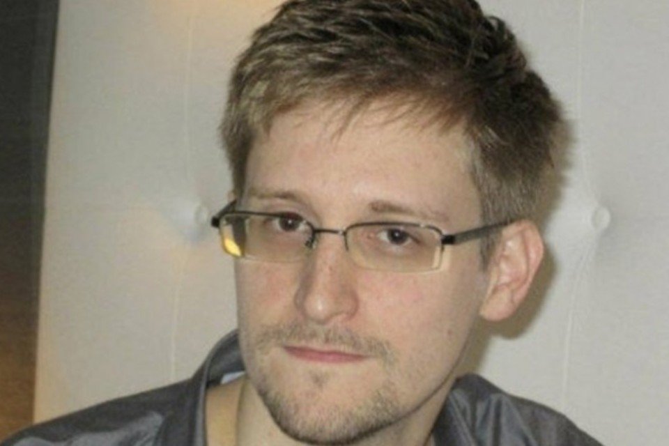 "No final, a lei está vencendo", diz Snowden