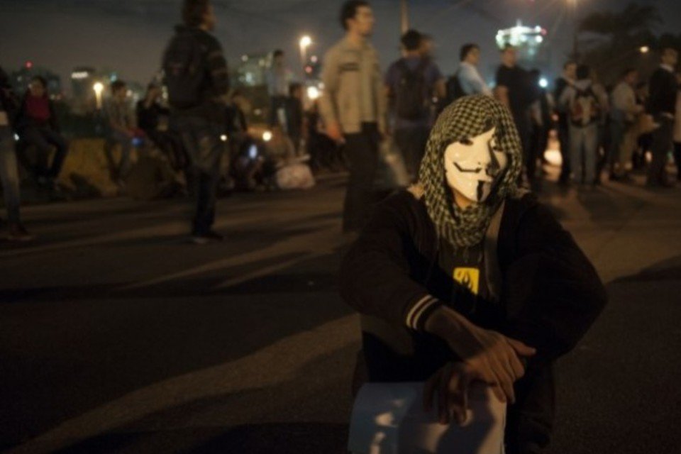 Canadá criminaliza uso de máscaras em protestos