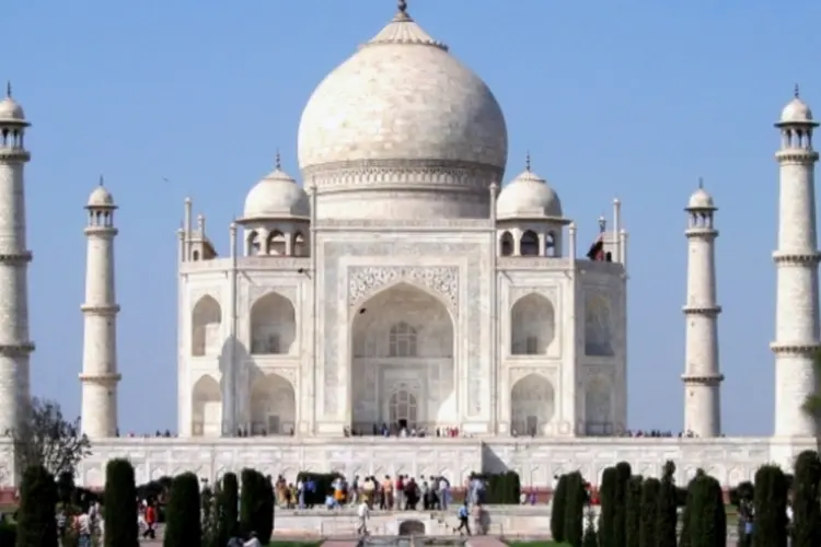 Taj Mahal (Wikimedia Commons)
