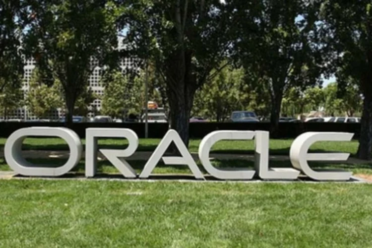 Oracle: o negócio de computação em nuvem da Oracle armazena softwares e dados em servidores remotos (Reprodução)