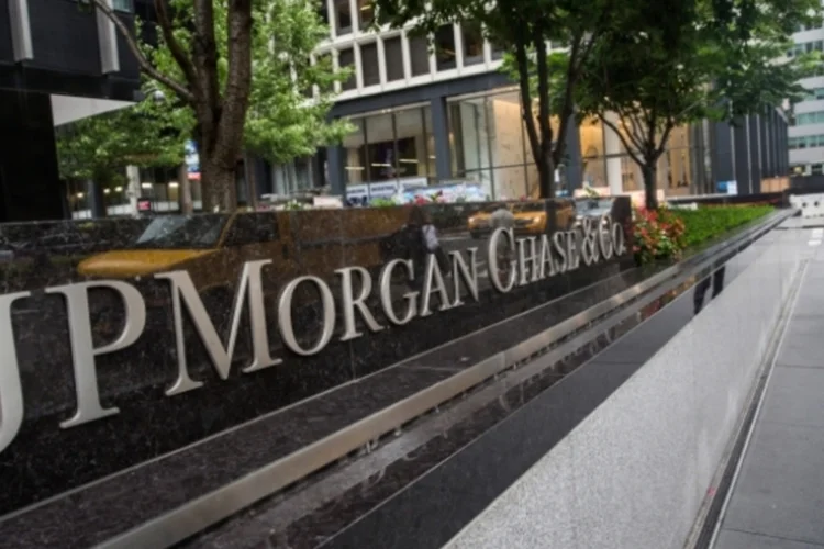 Jp morgan (Andrew Burton/Getty Images)