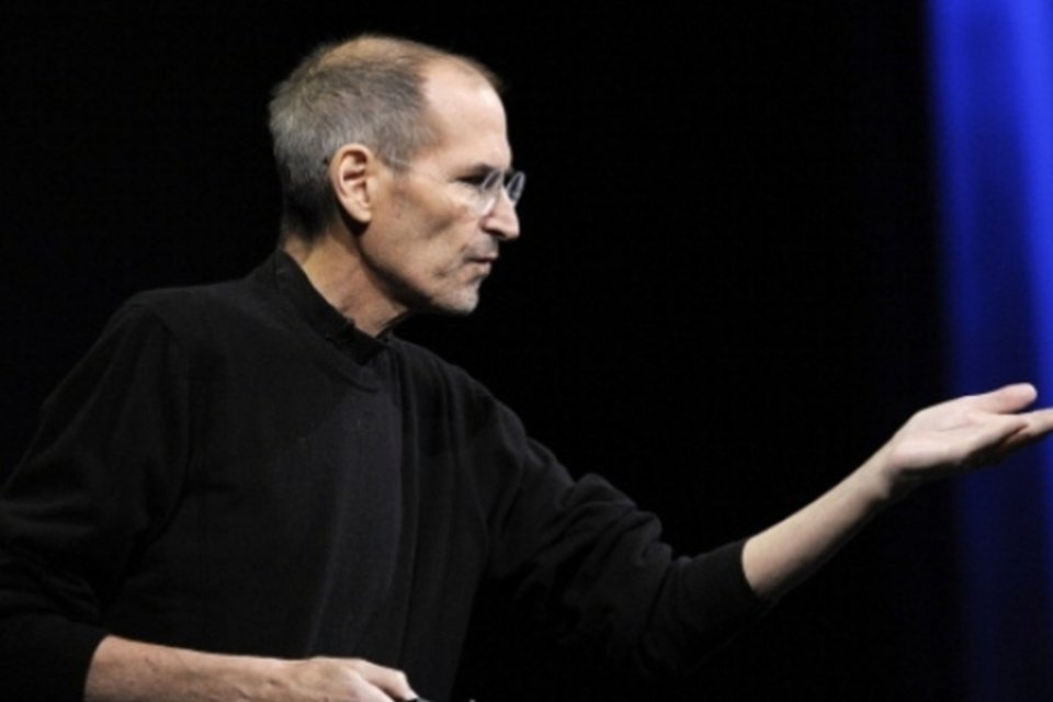Esta foi a resposta de Steve Jobs ao saber que ele havia demitido uma funcionária do Google: ":)"