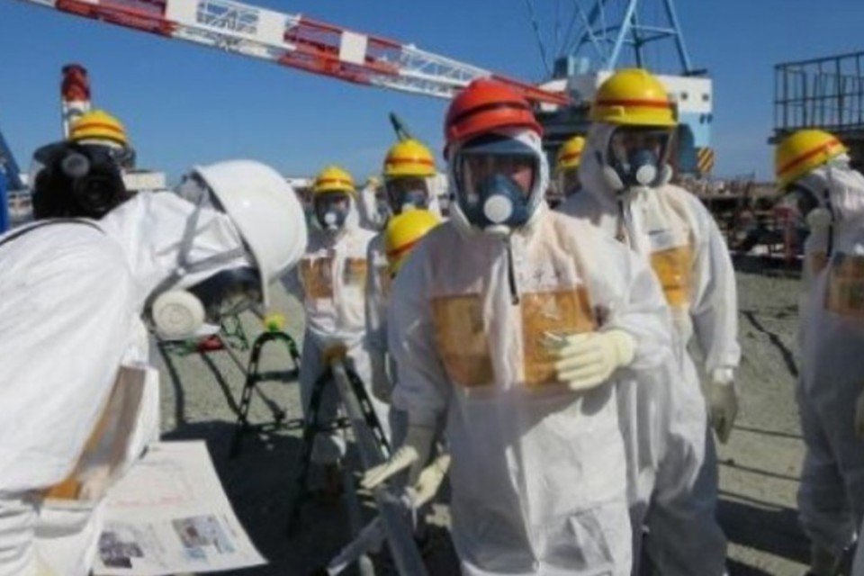 Tufão faz Fukushima despejar 1.130 toneladas de água tóxica no mar
