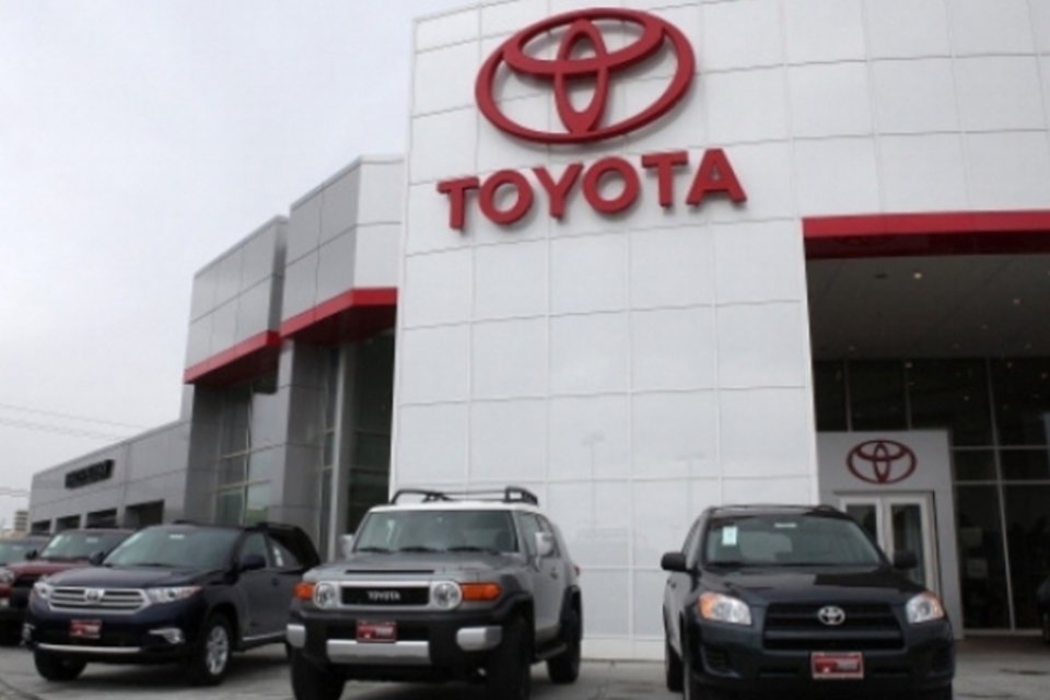 Toyota trabalha em novo carro com pilha de combustível