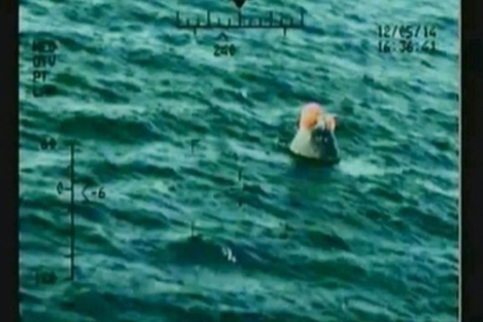 Conforme planejado, módulo Orion pousa no Oceano Pacífico