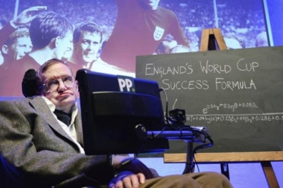 Stephen Hawking revela estatíticas que podem ajudar seleção inglesa