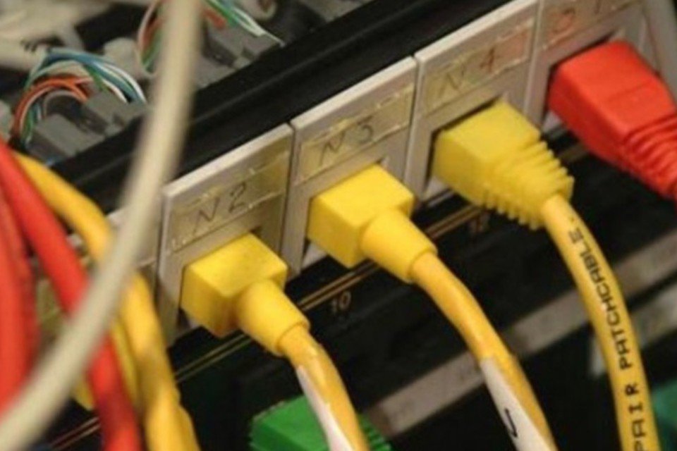 Europa ameaça suspender compartilhamento de dados com EUA