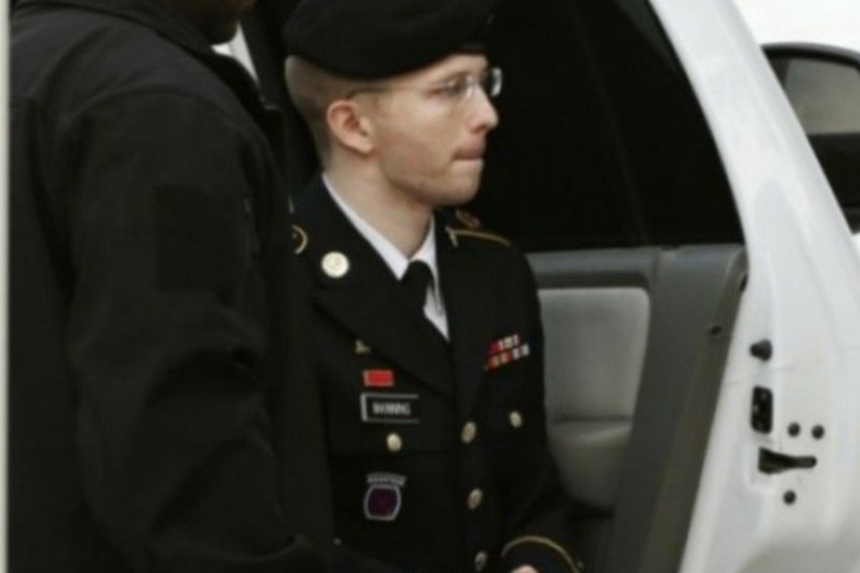 Advogado de Manning entra com pedido de perdão presidencial
