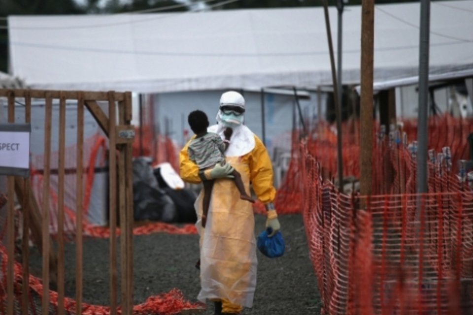 Ebola já matou mais de 8,1 mil pessoas na África Ocidental