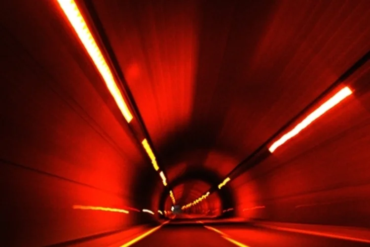 Tunel (Flickr/LaBetenoir)