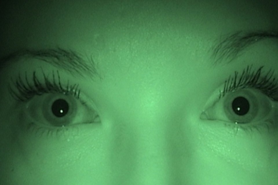Pesquisadores criam lentes de contato com visão noturna