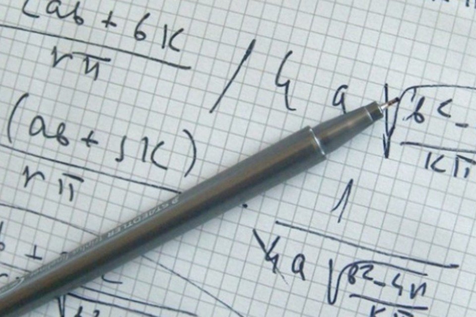 Brasileiros participam de competição internacional de matemática