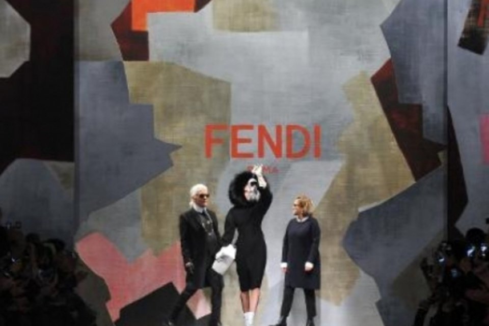 Fendi é a primeira grife a transmitir desfile com Drones