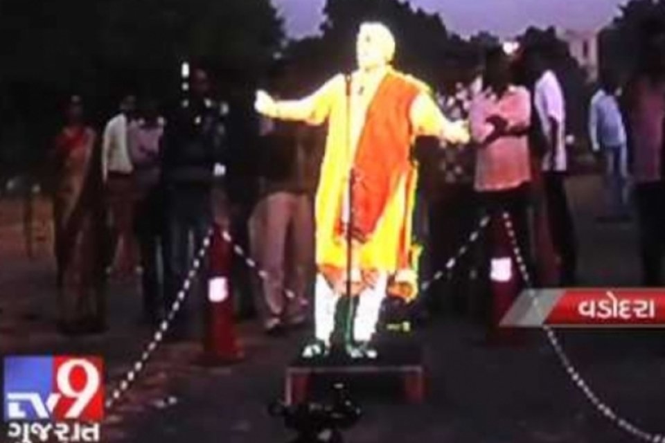 Político indiano usa holografia para participar de comícios