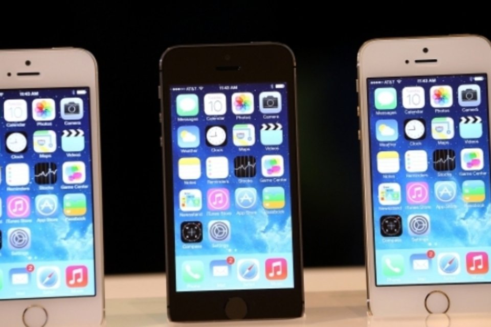 Apesar de venda recorde de iPhones, Apple registra queda nos lucros