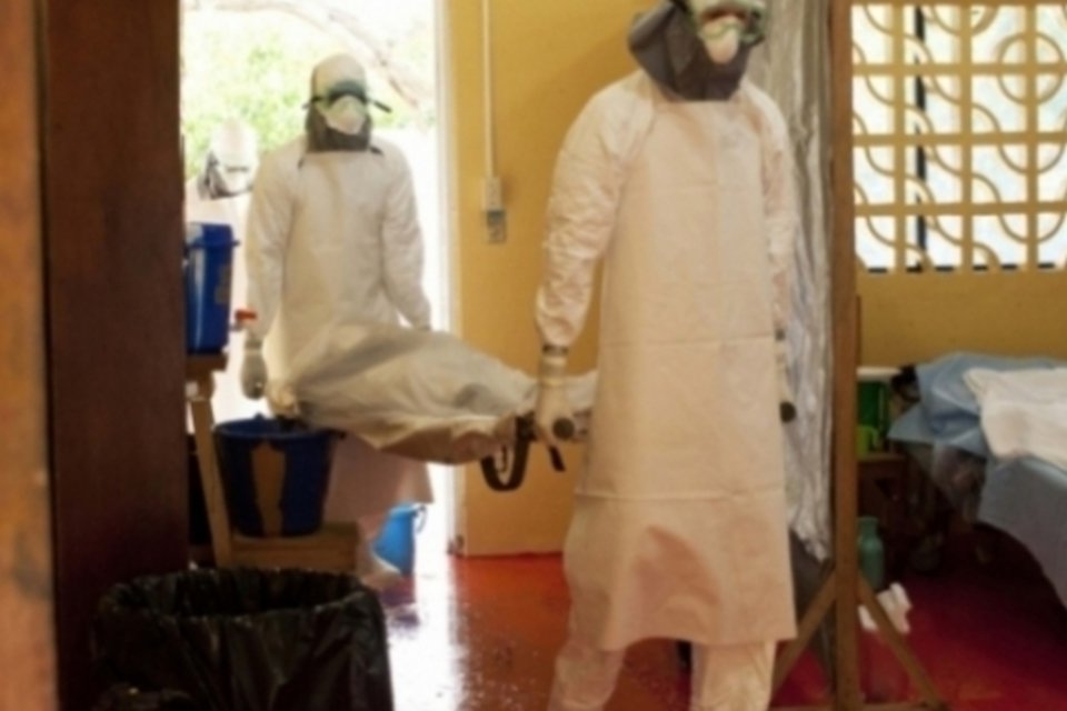 OMS desmente ter autorizado tratamento contra ebola na Libéria
